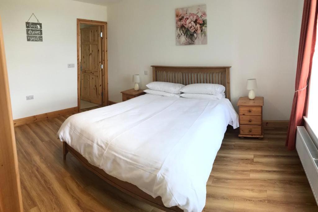 Droíchead an Chláir Joes Cottage מראה חיצוני תמונה